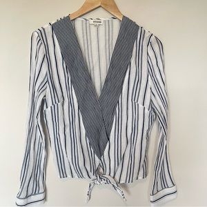 Storee Women's Tie front blouse Navy & White Small